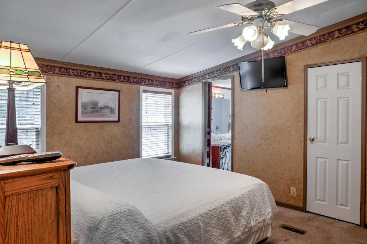 Ooltewah Cabin With Grill, Pool Table And Porch! Buitenkant foto